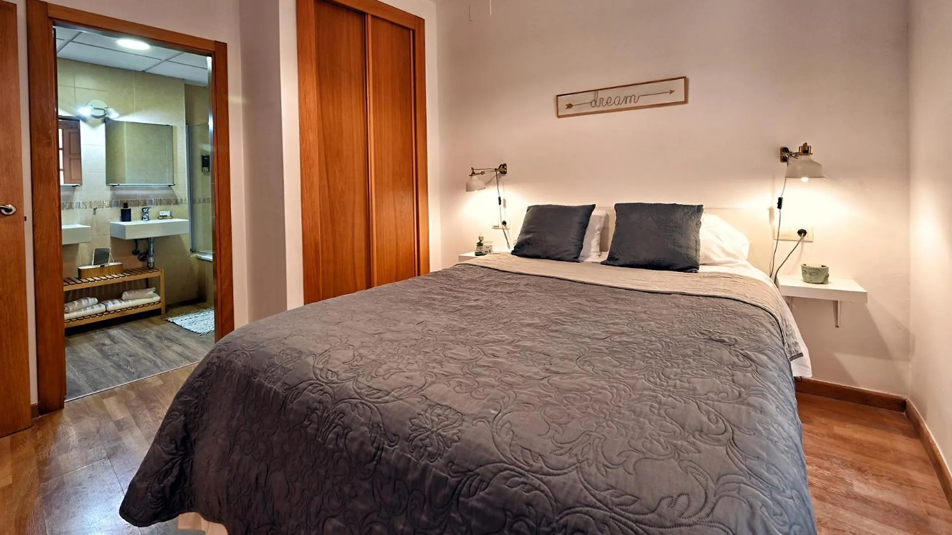 Apartamento Mitcentro contacts
